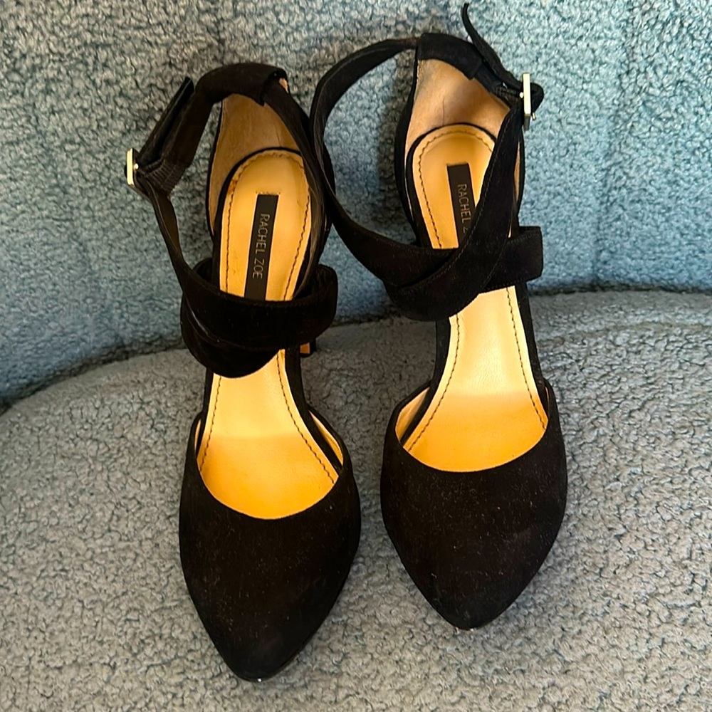 Ranchel Zoe Crisscross Suede pumps with platform size 6.5